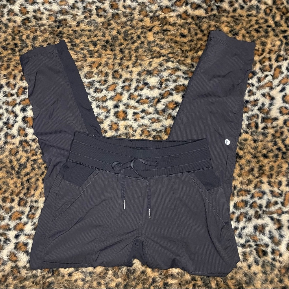 Black Lululemon jogger pants size 4